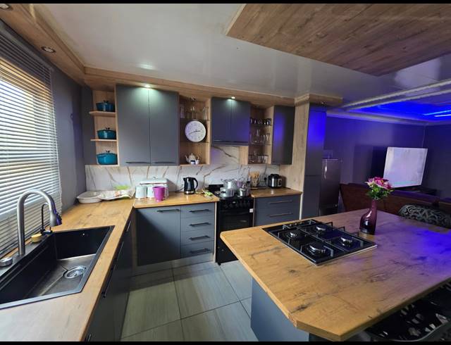 3 BEDROOM HOUSE FOR SALE IN ZAMDELA